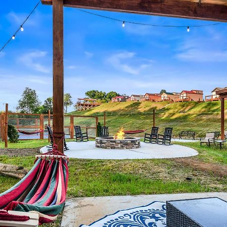Sojourn Lodging Sevierville Bagian luar foto