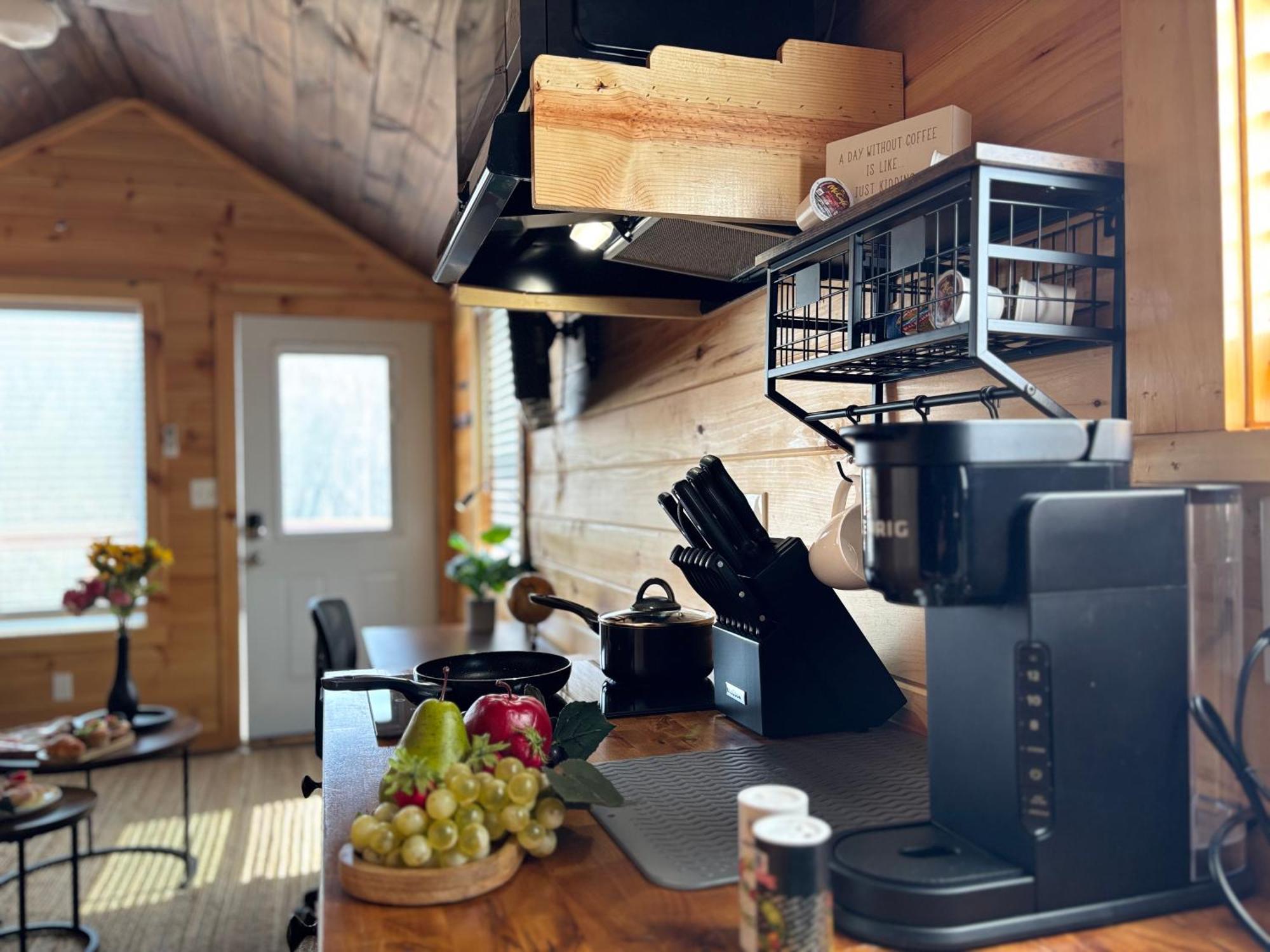Sojourn Lodging Sevierville Bagian luar foto