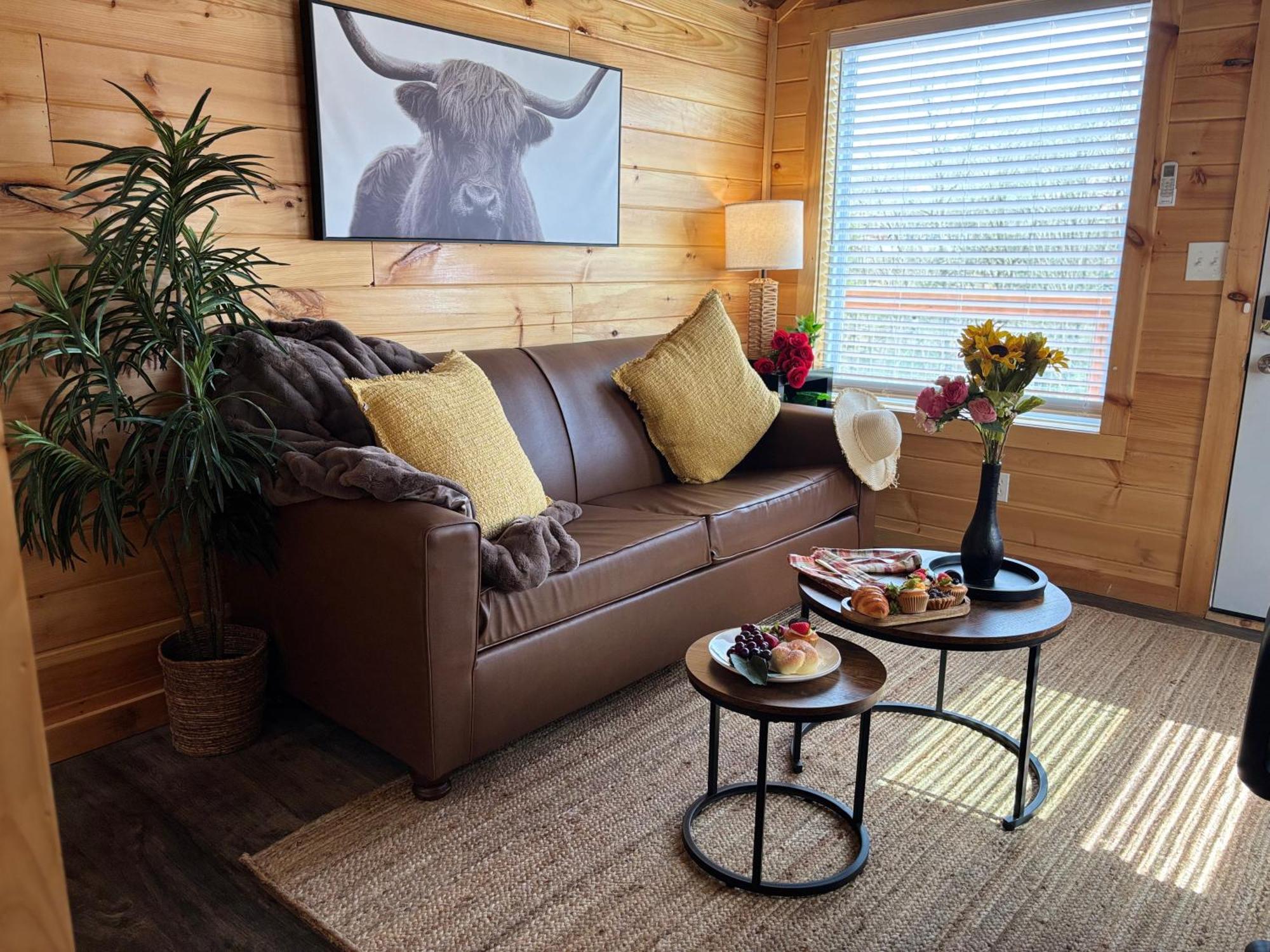 Sojourn Lodging Sevierville Bagian luar foto