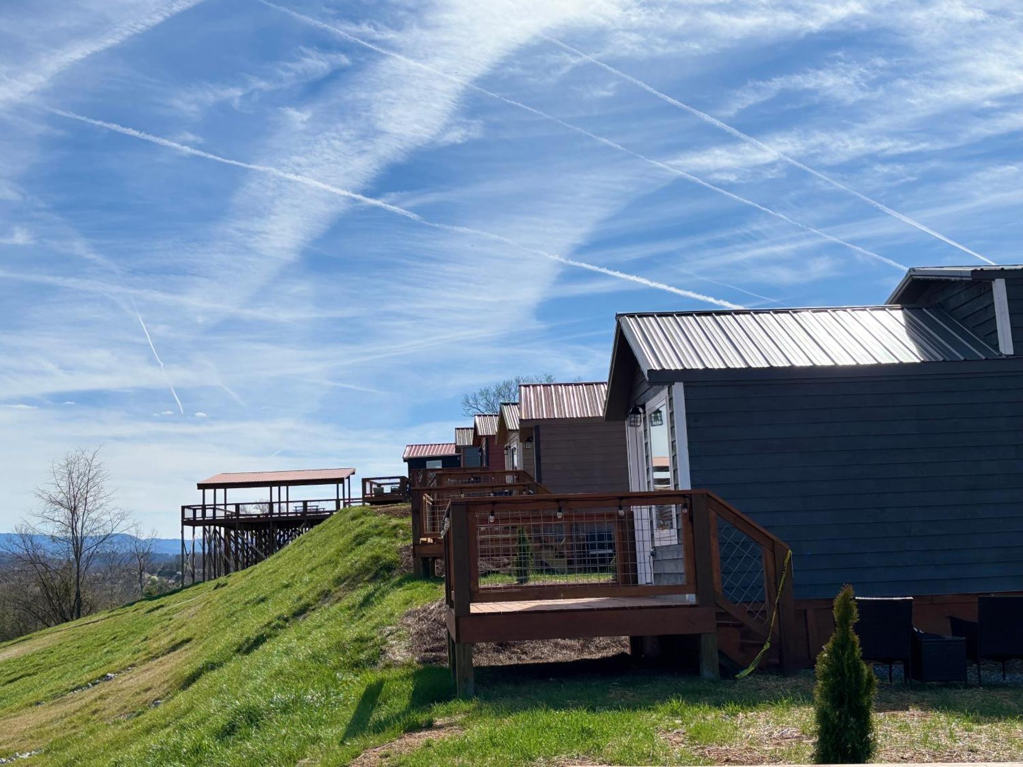 Sojourn Lodging Sevierville Bagian luar foto