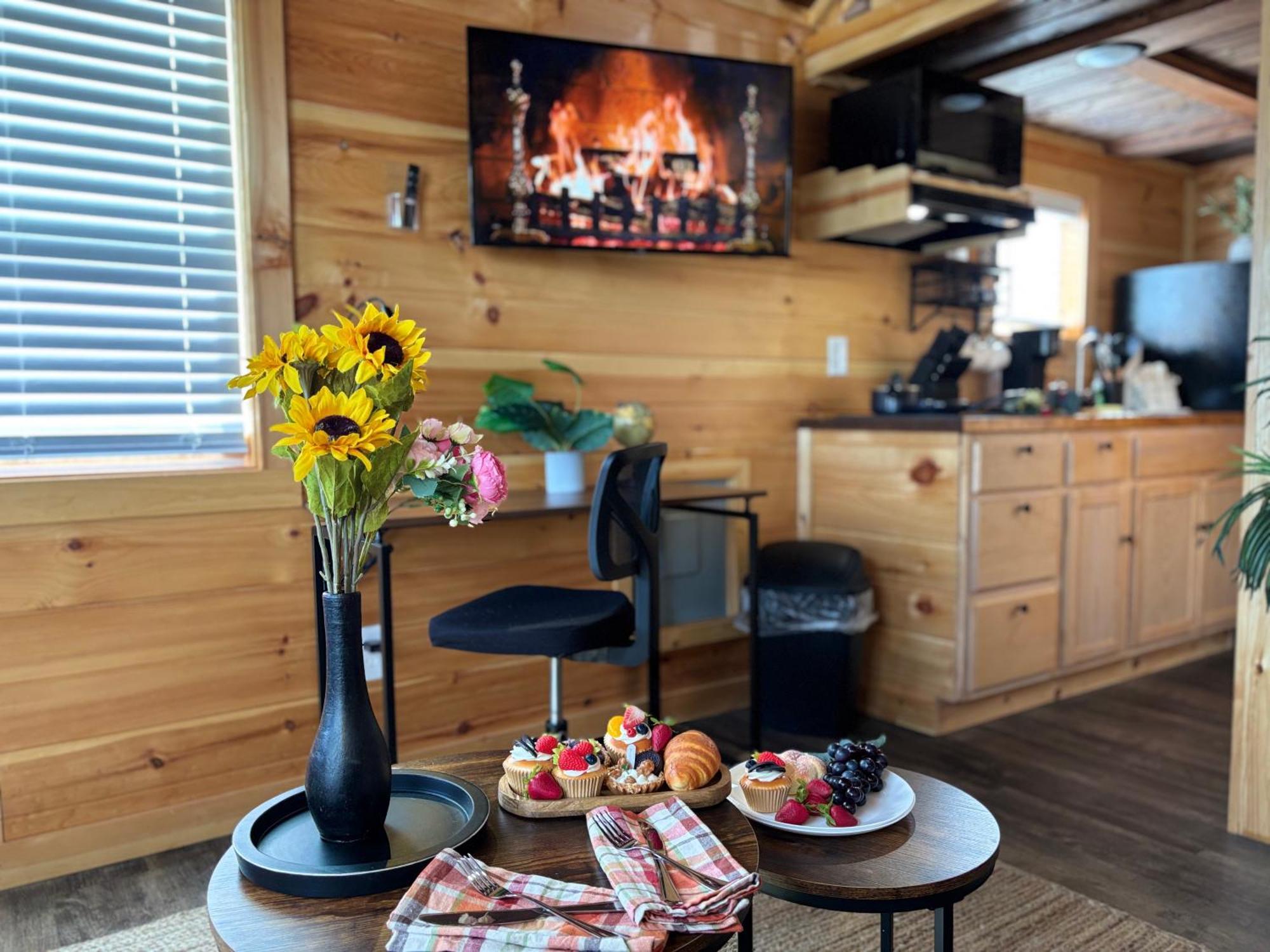 Sojourn Lodging Sevierville Bagian luar foto