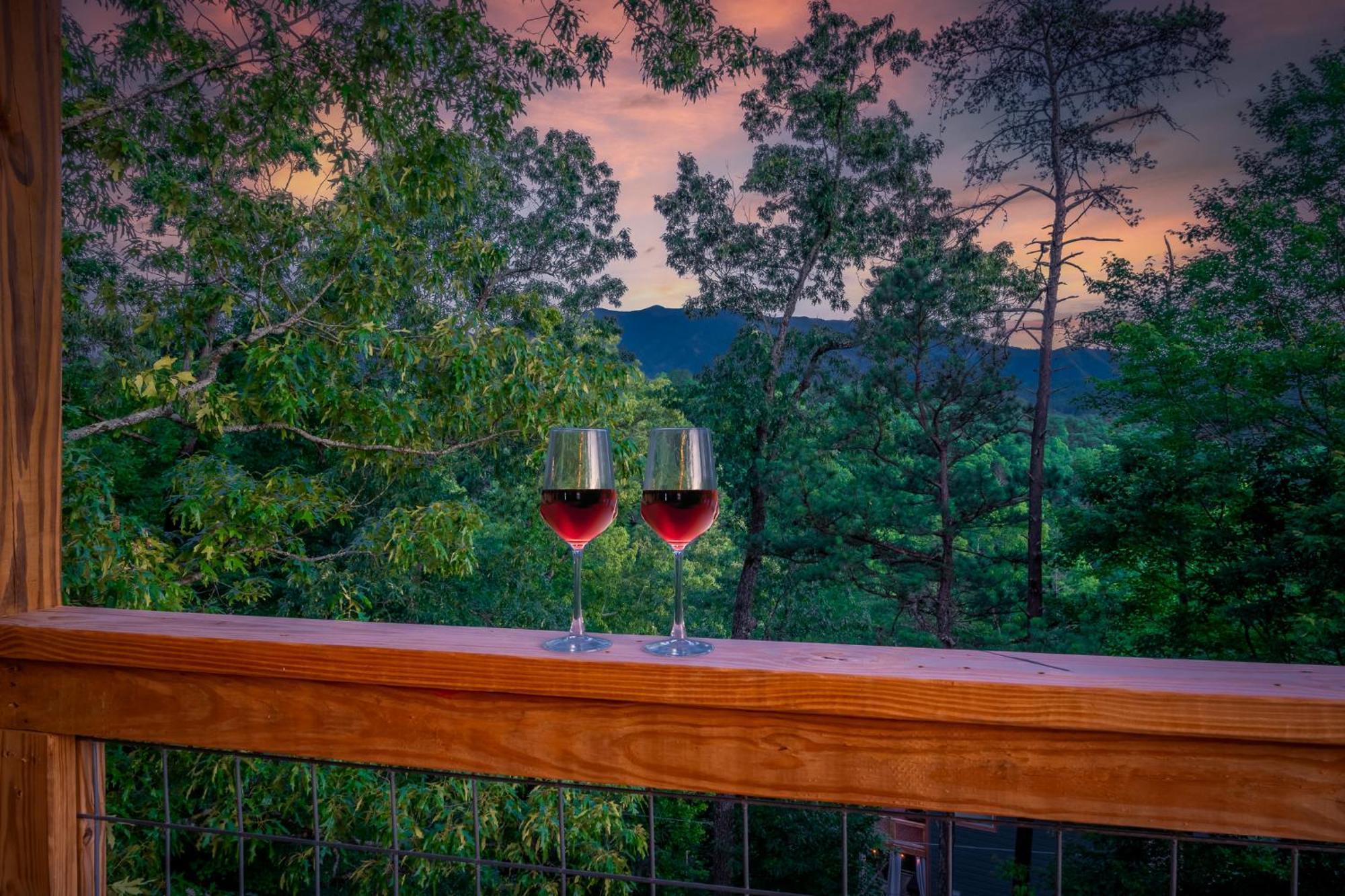 Sojourn Lodging Sevierville Bagian luar foto