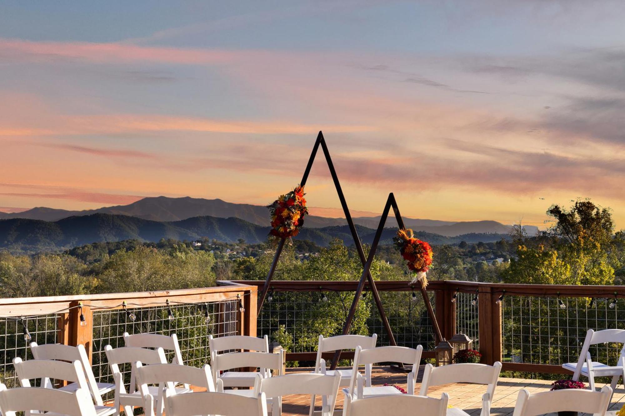 Sojourn Lodging Sevierville Bagian luar foto