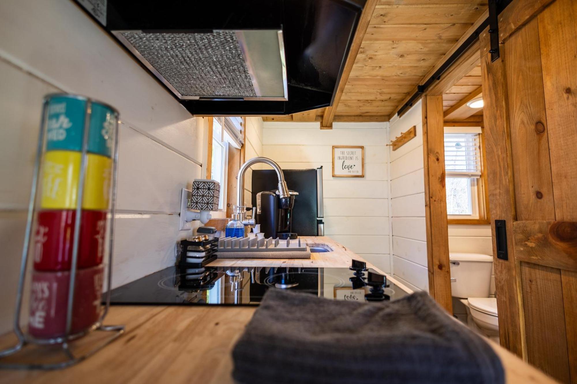 Sojourn Lodging Sevierville Bagian luar foto