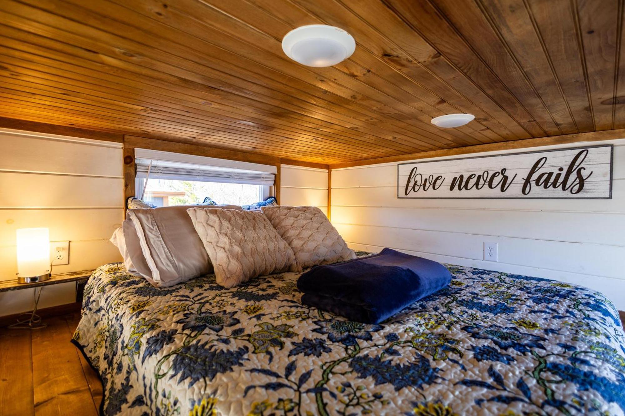 Sojourn Lodging Sevierville Bagian luar foto