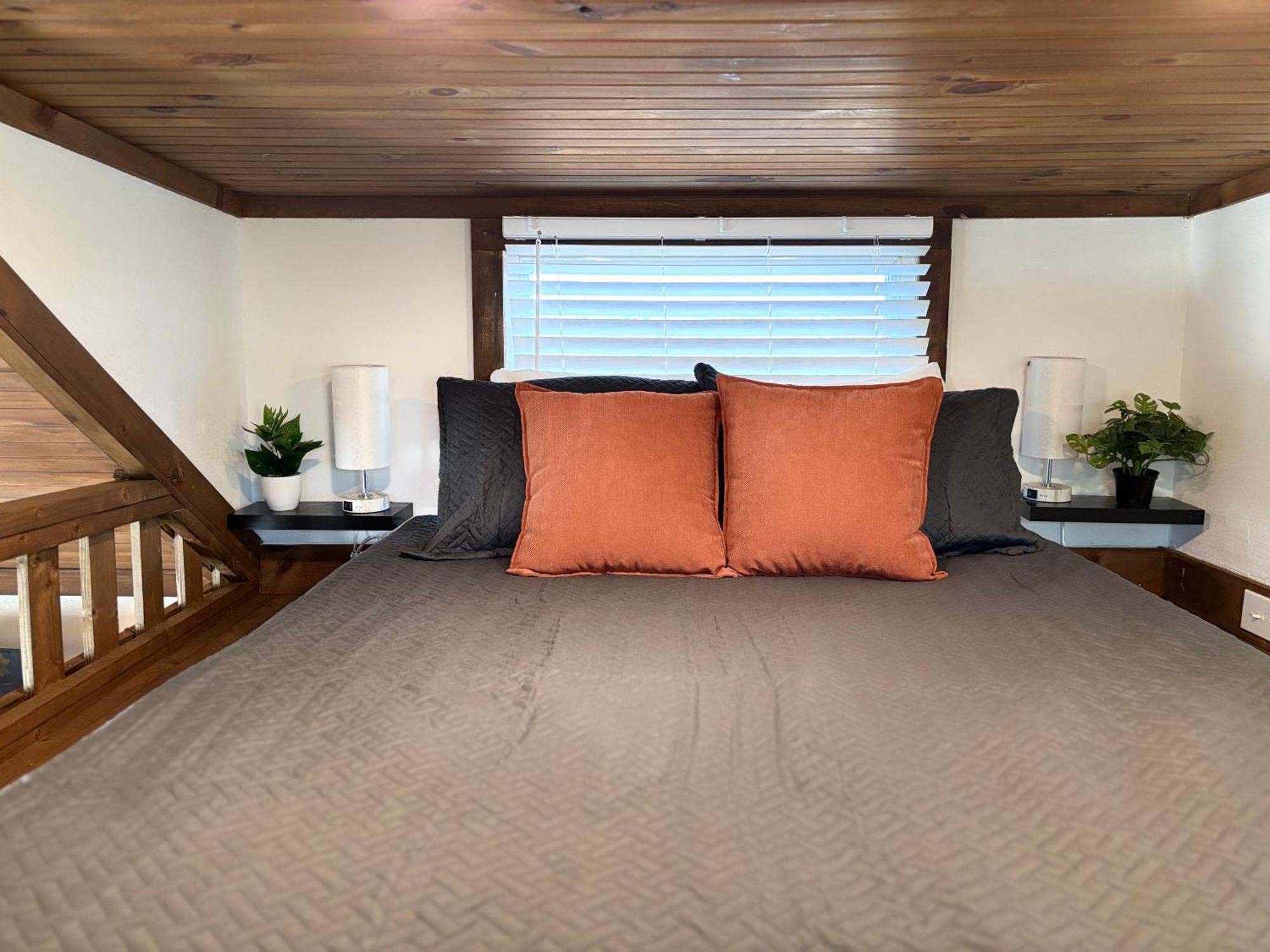 Sojourn Lodging Sevierville Bagian luar foto