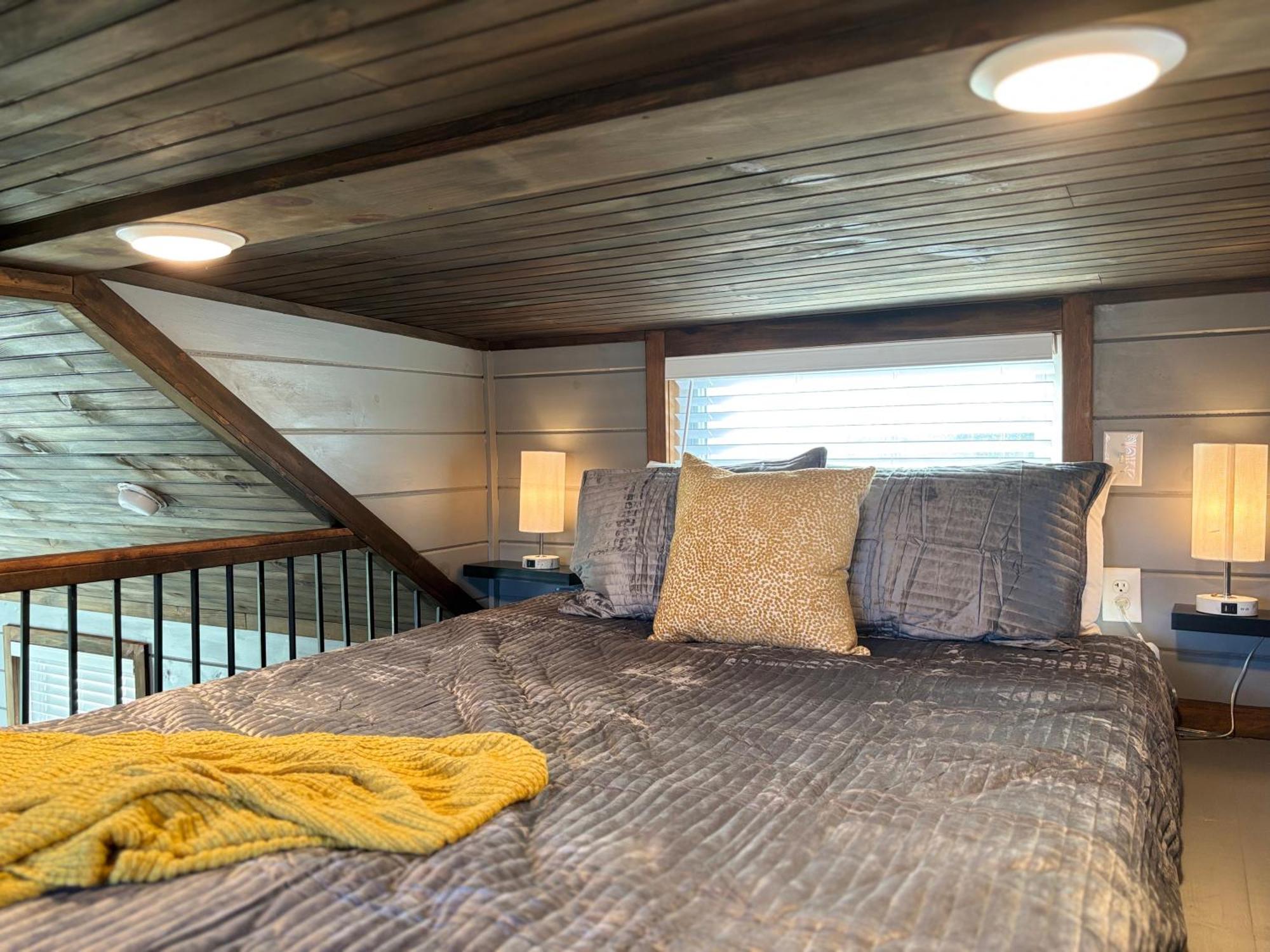 Sojourn Lodging Sevierville Bagian luar foto