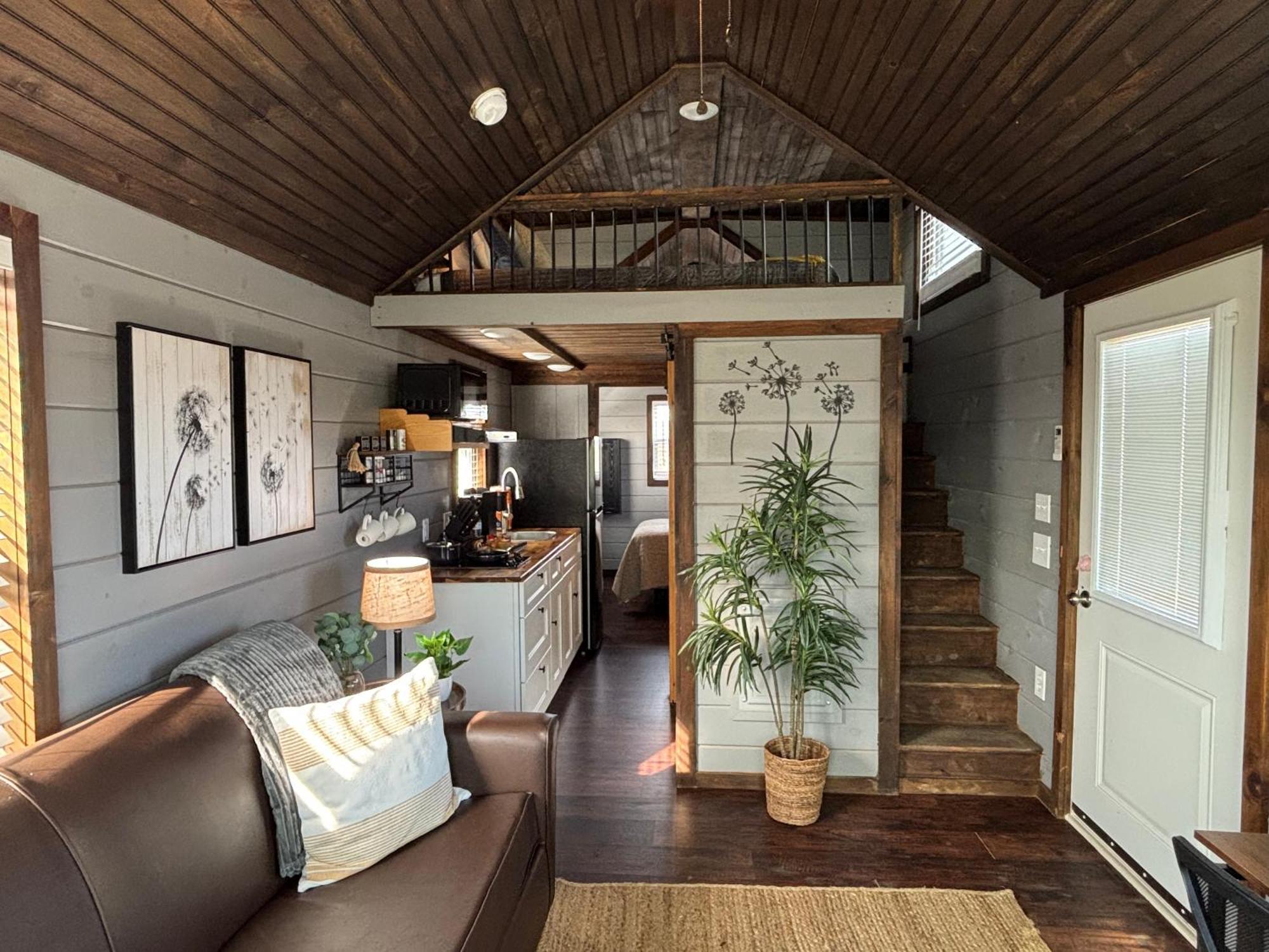 Sojourn Lodging Sevierville Bagian luar foto