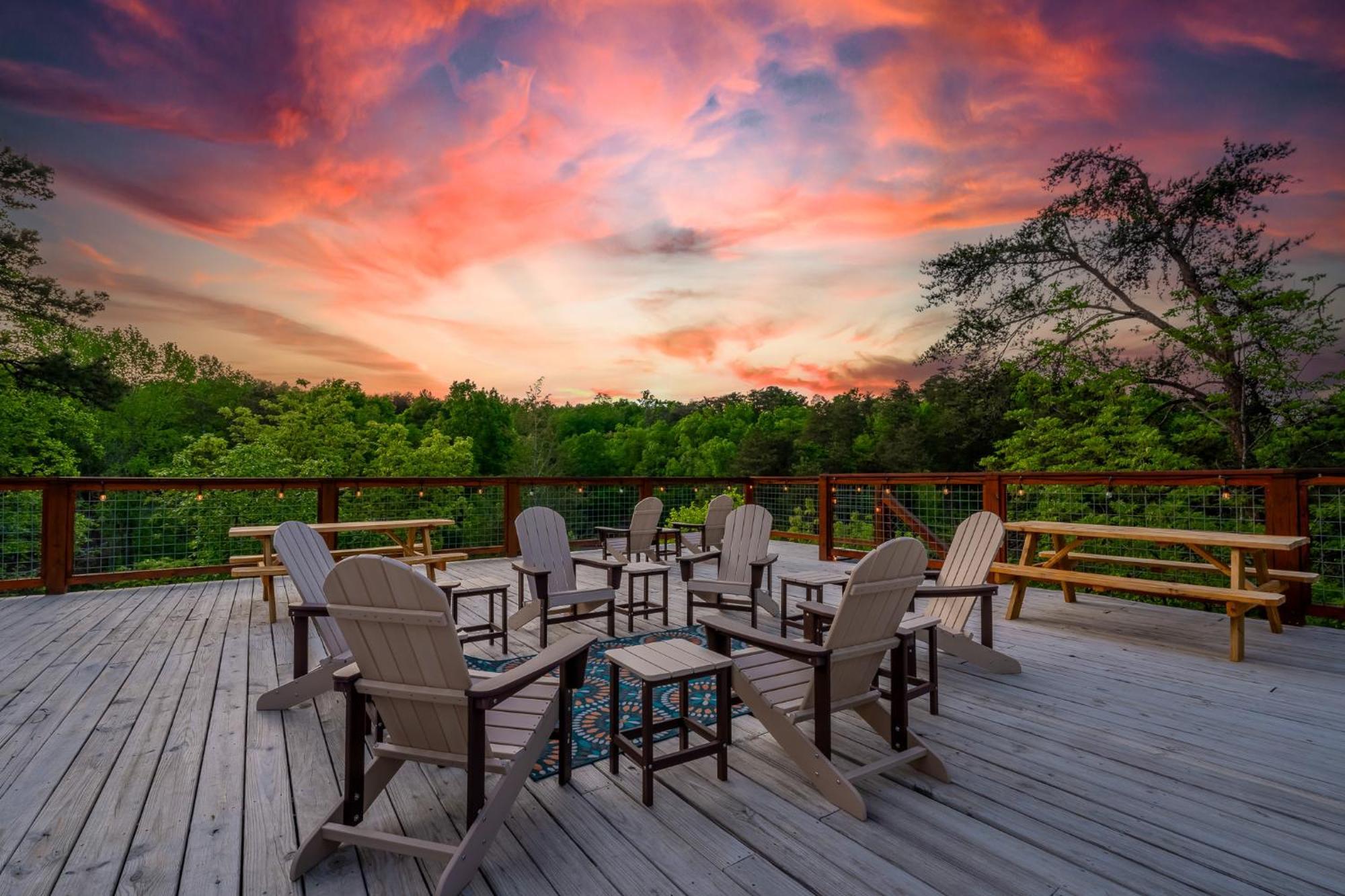 Sojourn Lodging Sevierville Bagian luar foto